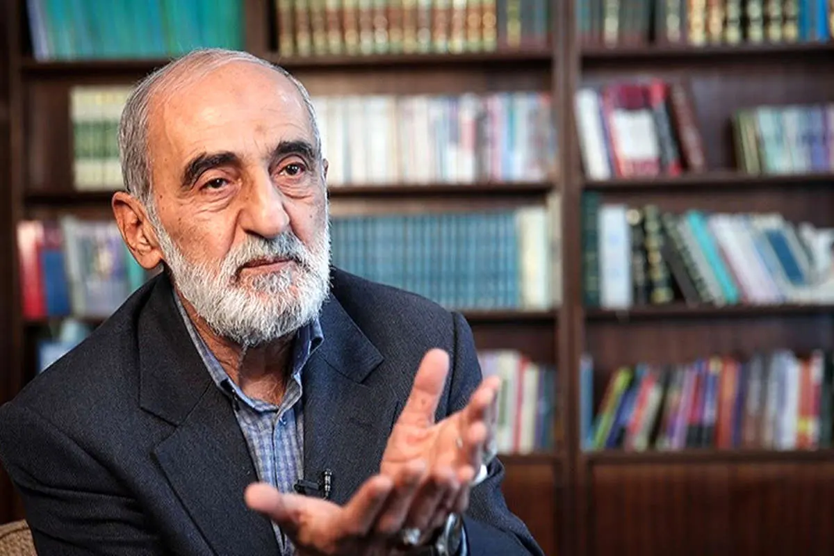 شریعتمداری: یک زونکن سند درباره ملاقات خاتمی با سوروس دارم