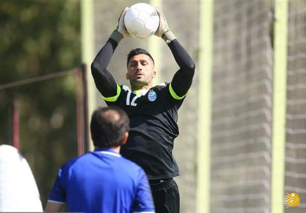 دردسر جدید فرهاد مجیدی؛ دروازه بان استقلال در راه پرسپولیس