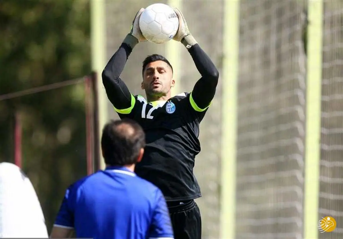 دردسر جدید فرهاد مجیدی؛ دروازه بان استقلال در راه پرسپولیس