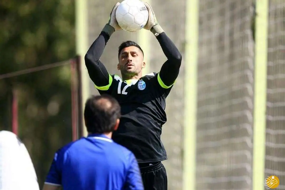 دردسر جدید فرهاد مجیدی؛ دروازه بان استقلال در راه پرسپولیس
