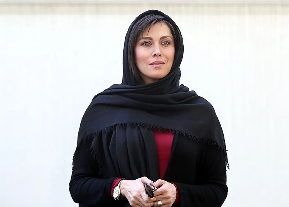 (تصویر) مهتاب کرامتی در حال اهدای خون