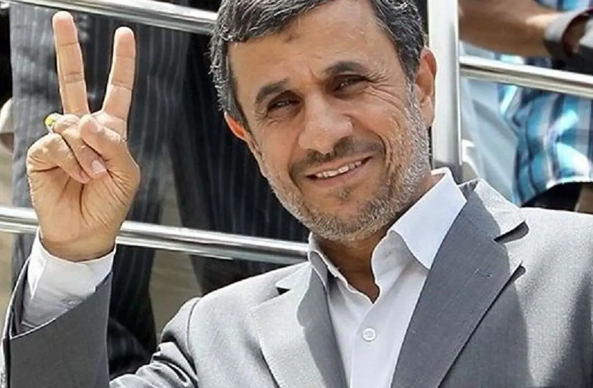 تصاویری از حضور احمدی‌نژاد در نمازجمعه استانبول