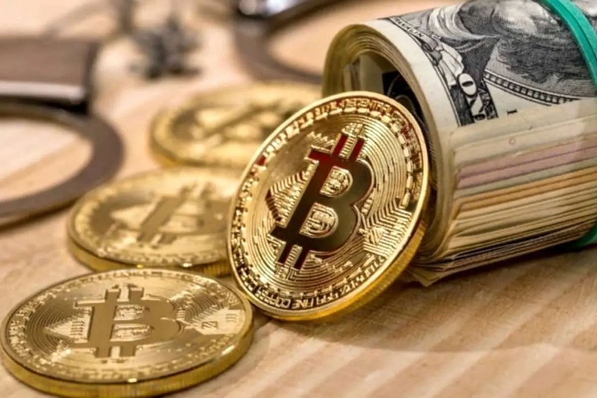سقوط بیتکوین دلار را پایین میآورد؟