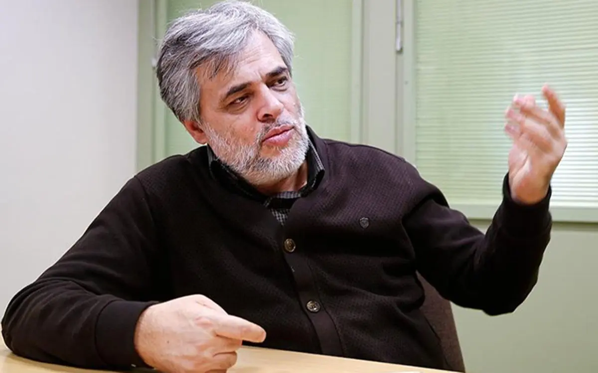 طعنه مهاجری به اغراق‌ها درباره نماز خواندن رئیسی در کرملین