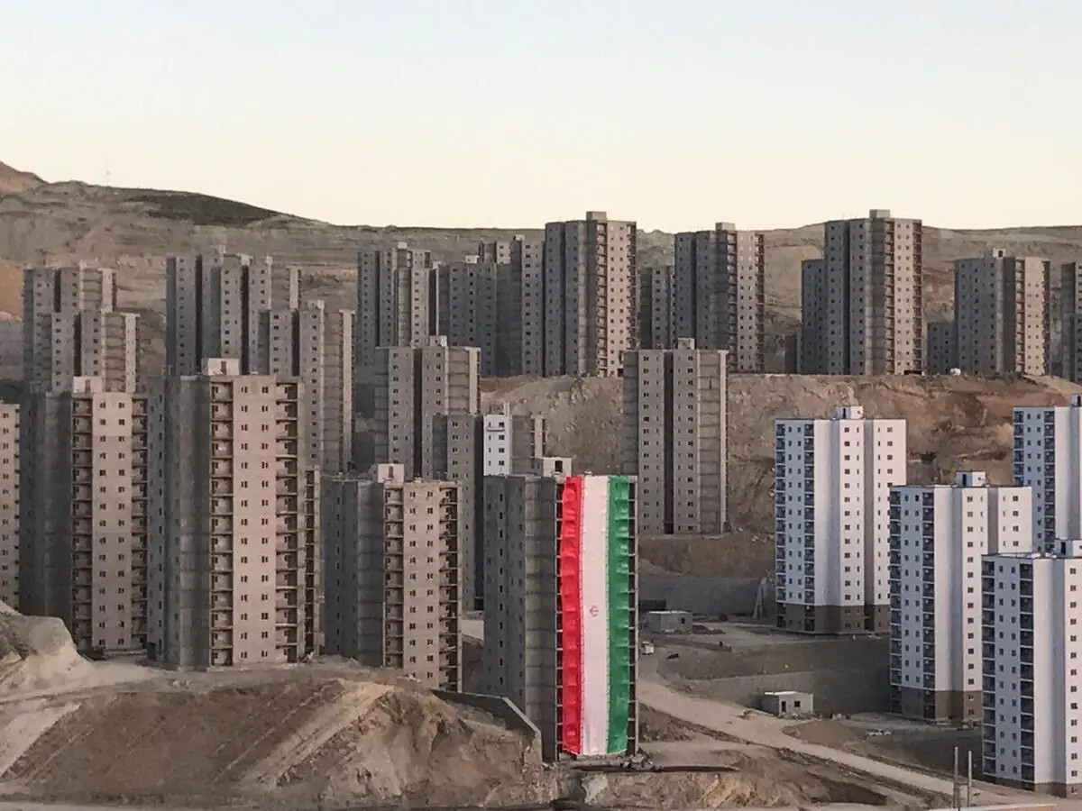 (ویدیو) ۱۴ طبقه، بدون آسانسور، در فاز ۱۱ پردیس!