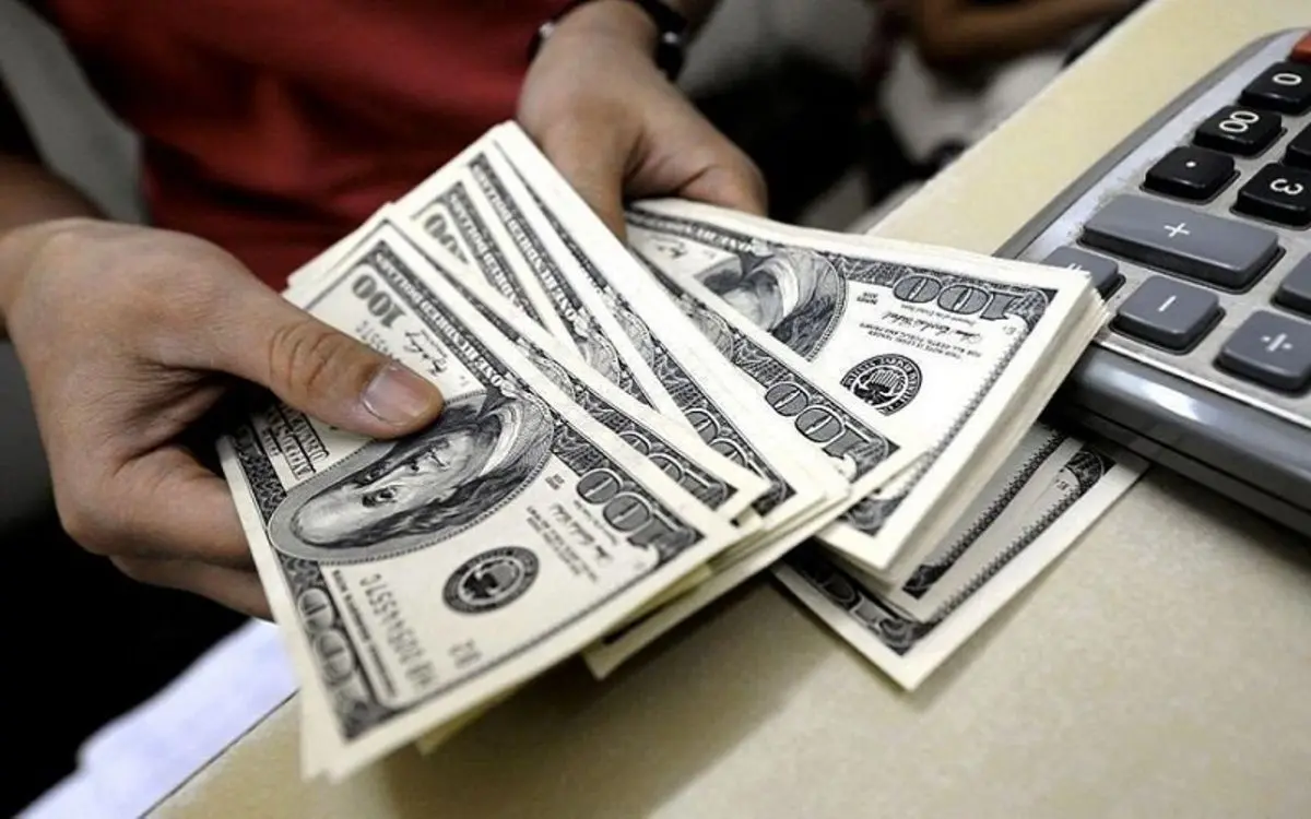 پیش‌بینی قیمت دلار امروز ۴ بهمن ۱۴۰۰