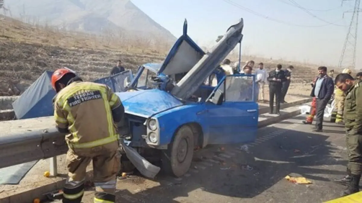 تصویری از برخورد مرگبار نیسان آبی با گاردریل