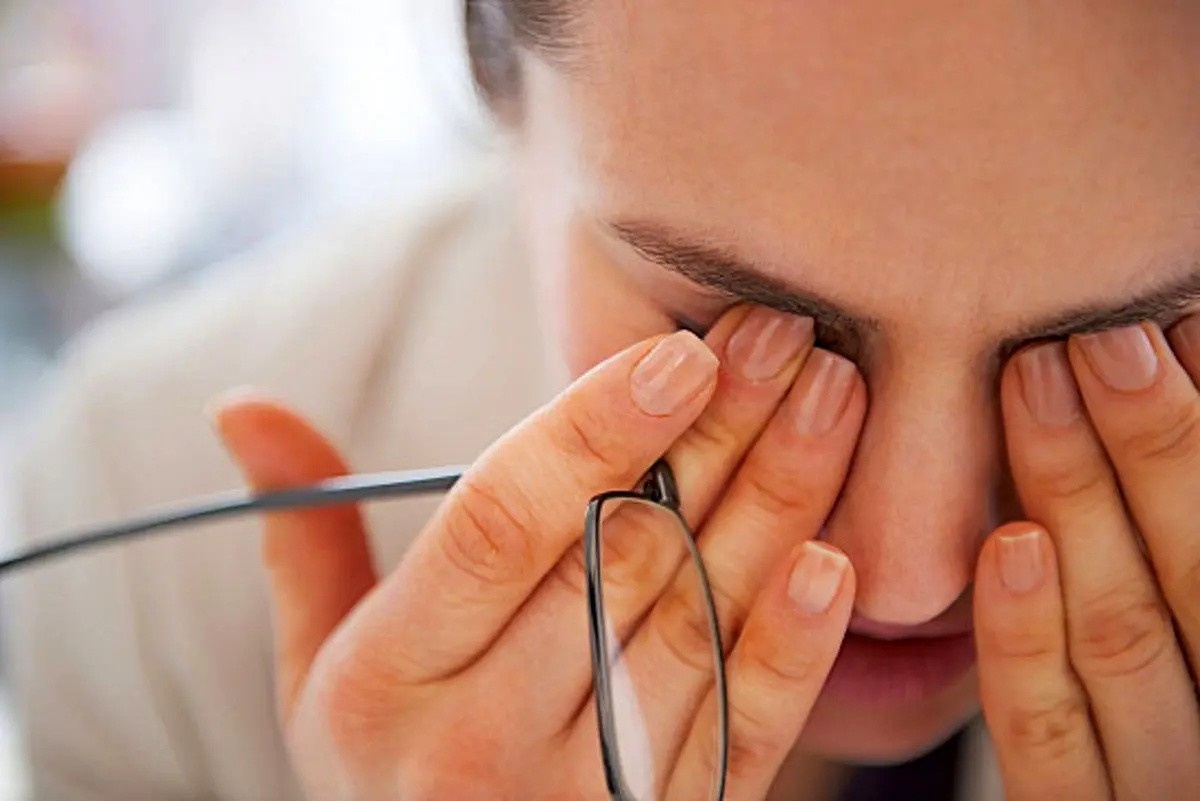 ۳ ورزش ساده برای جلوگیری از پیرچشمی