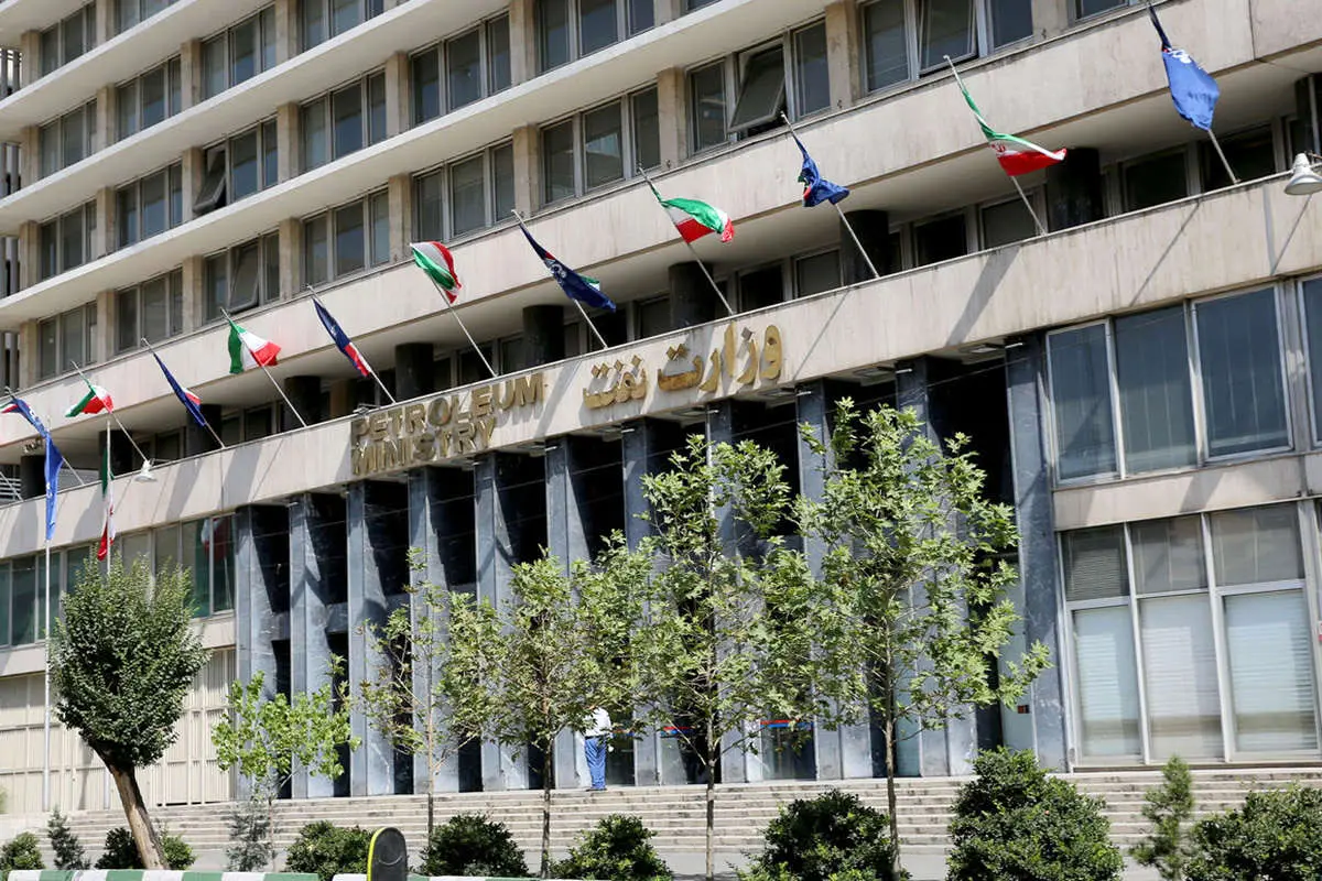 روزنامه دولت: وزارت نفت در این ۴ ماه باندازه ۸ سال گذشته کار کرد