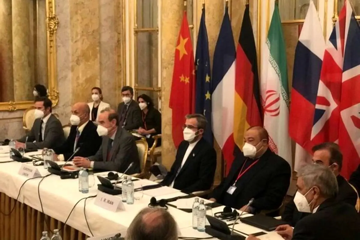 یک دیپلمات ایرانی: دود سفید برخاسته از مذاکرات وین را سیاه نکنید