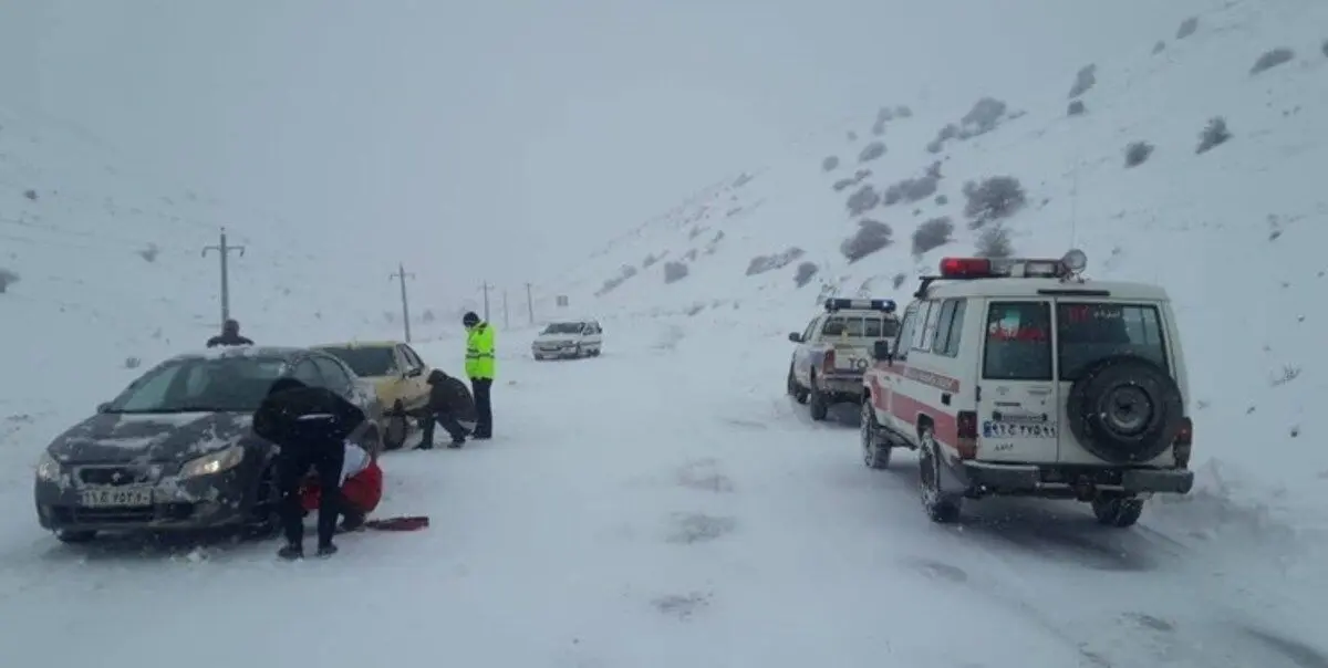 بارش برف و باران در ۲۱ استان‌ و انسداد ۲۳ جاده