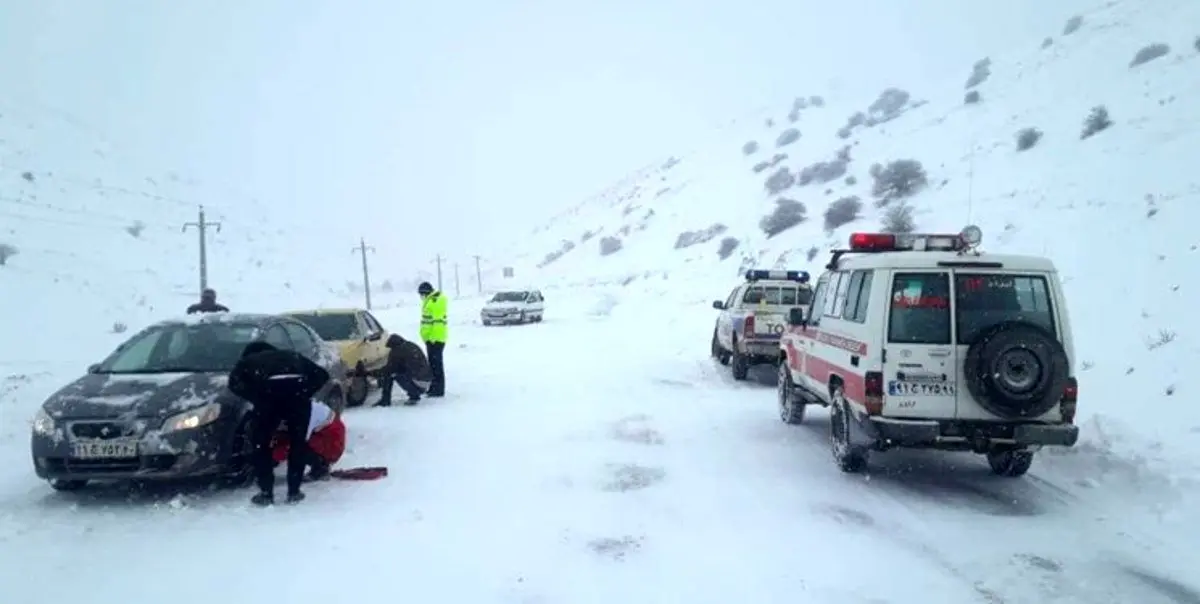 بارش برف و باران در ۲۱ استان‌ و انسداد ۲۳ جاده