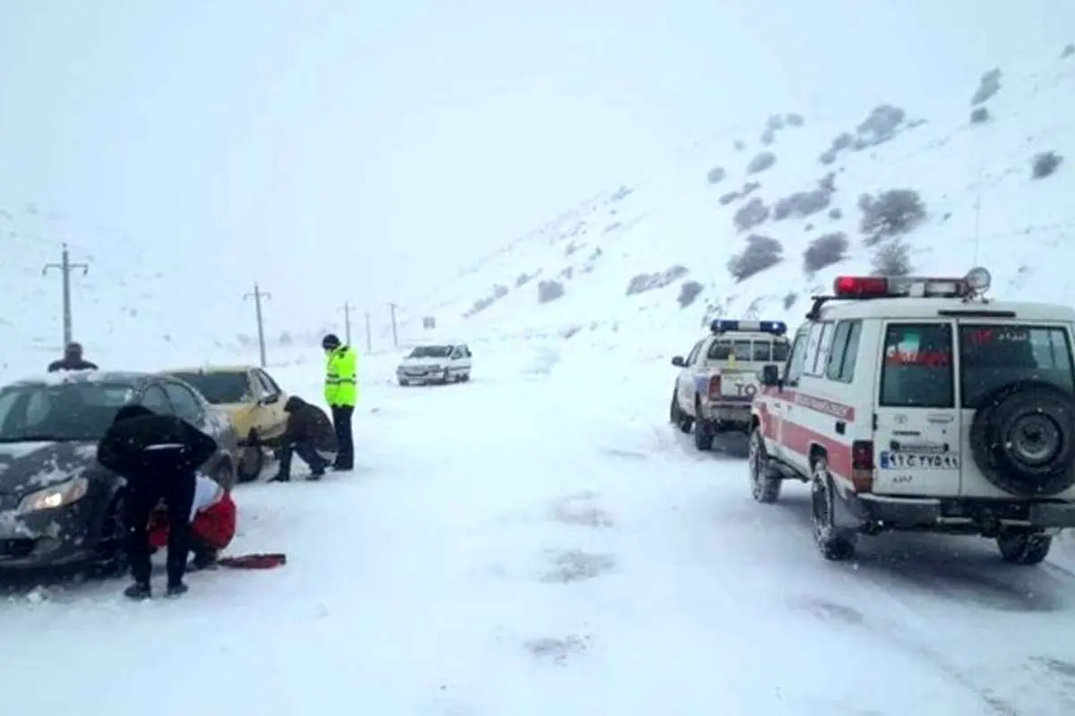 بارش برف و باران در ۲۱ استان و انسداد ۲۳ جاده