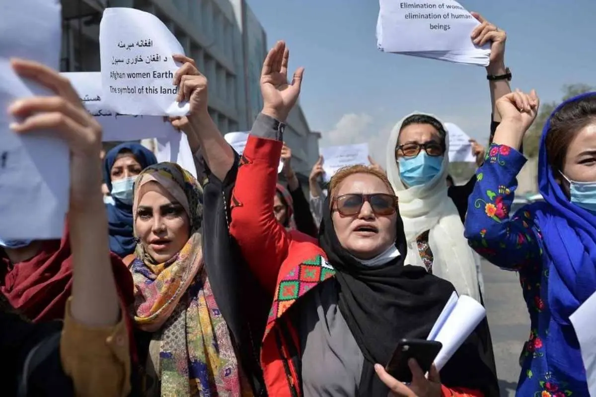 (ویدئو) طالبان: زنان معترض در کابل روسپی هستند!