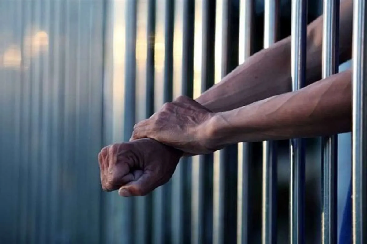 بخشش قاتل به کمک صادق زیباکلام و با شرط کوچ و تحصیل تا دکتری!
