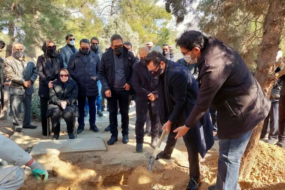 (ویدئو) تشییع پیکر پدر بهرام رادان
