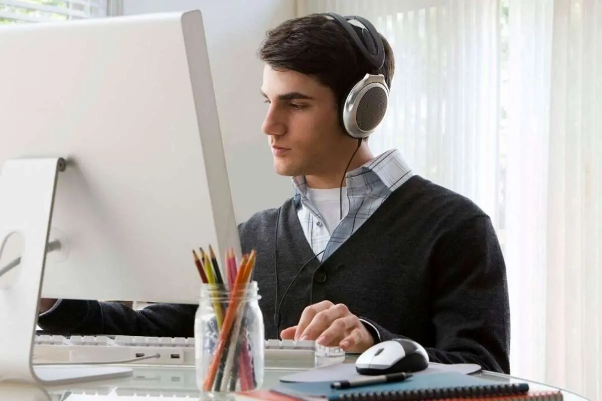 نحوه تمیز کردن وسایل الکترونیکی؛ از هدفون تا صفحه کلید