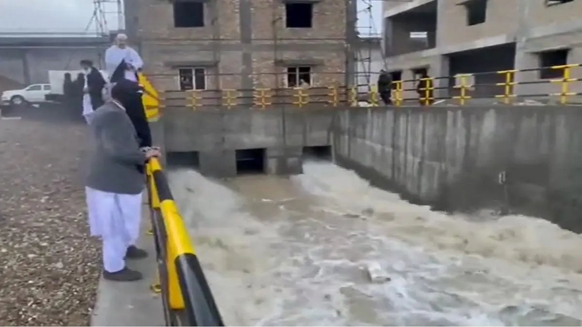 (ویدئو) رهاسازی آب سد کمال خان افغانستان به سمت ایران