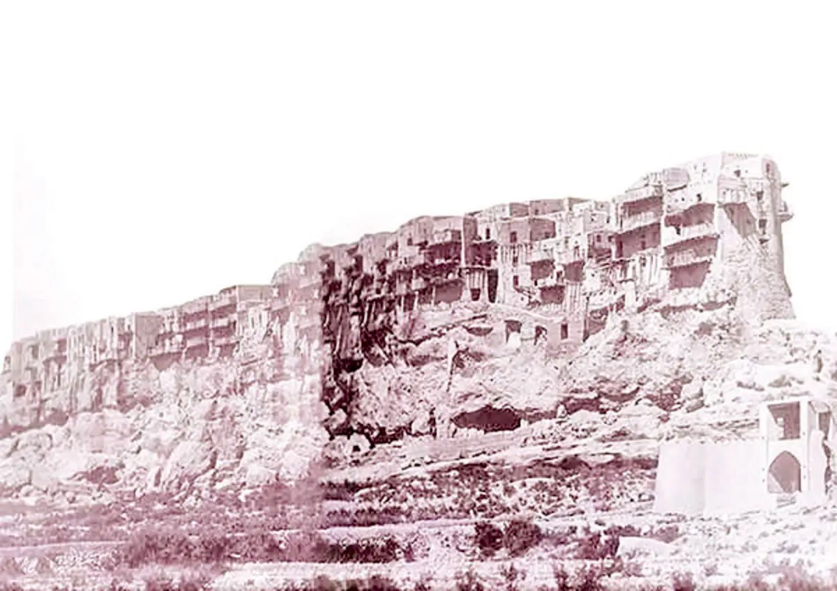 ایزدخواست؛ روستایی روی یک کشتی در دل صحرا