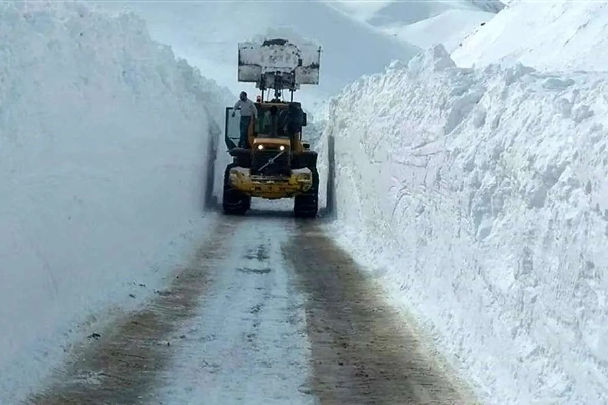 ارتفاع برف در گردنه گله بادوش به ۶ متر رسید