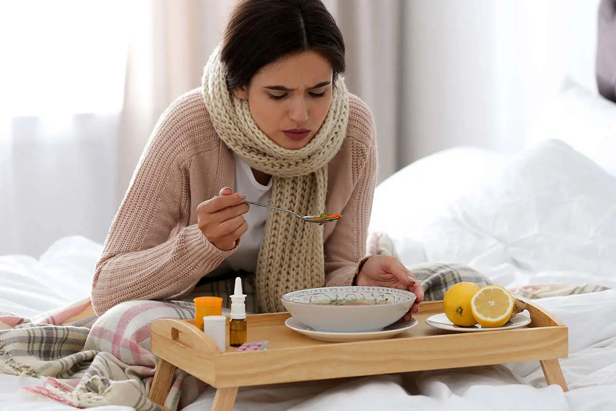 (اینفوگرافی متحرک) هنگام سرماخوردگی چه خوراکی‌هایی بخوریم؟