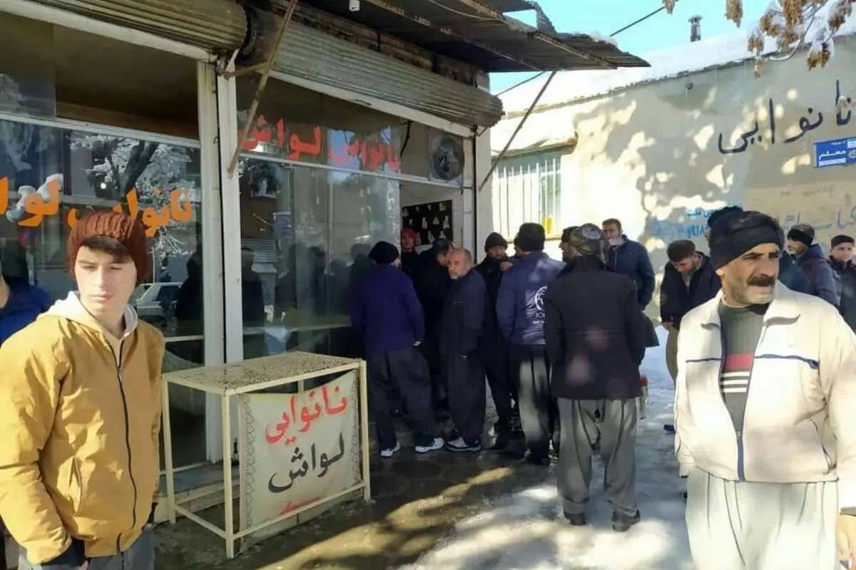 بحران برف؛ نان در سنندج کمیاب شد