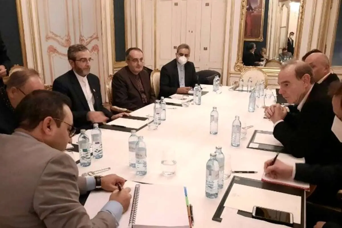 دیدار باقری و مورا