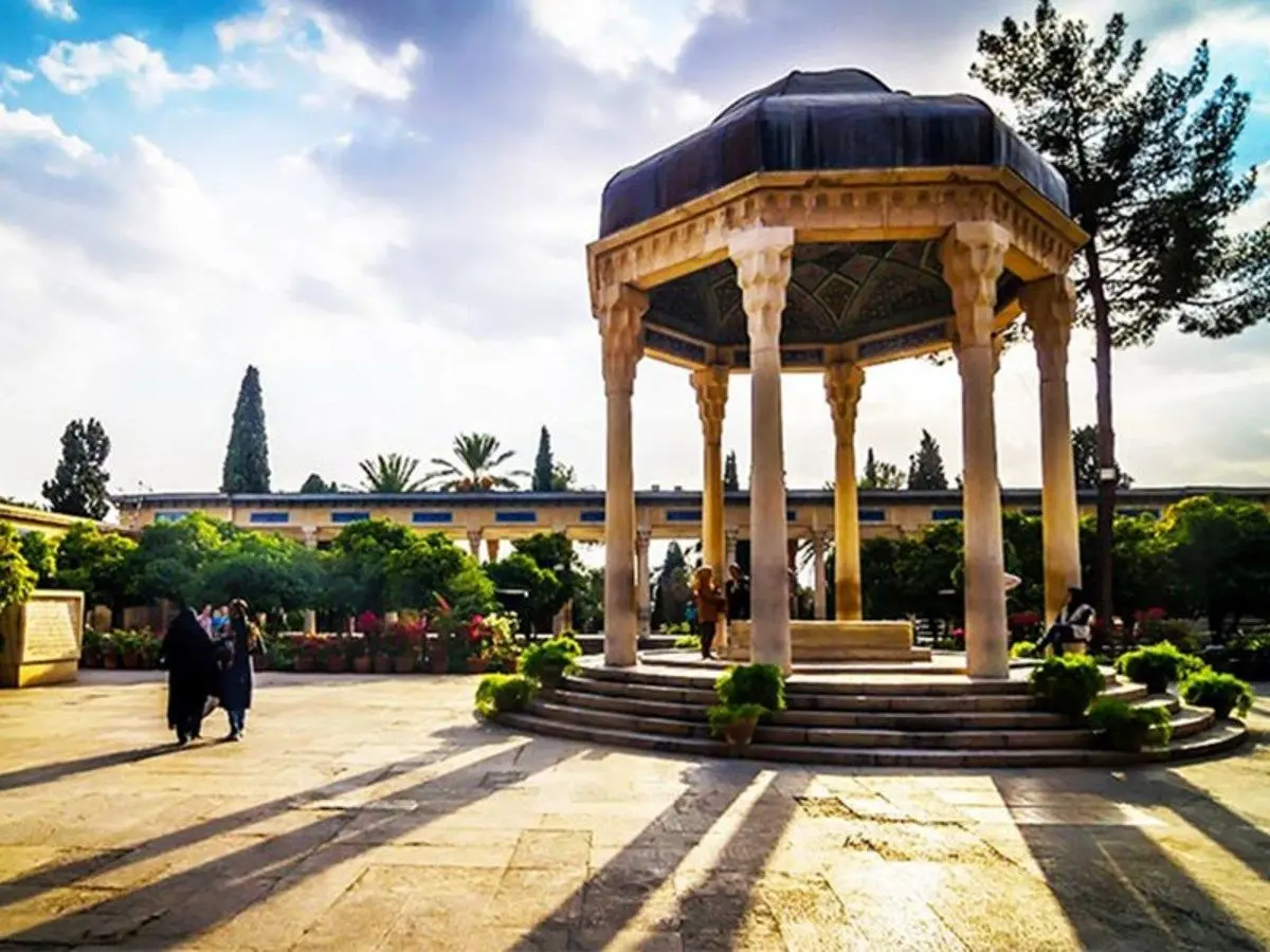 تفال به حافظ ۱ بهمن ماه ۱۴۰۰؛ یا جام باده یا قصه کوتاه
