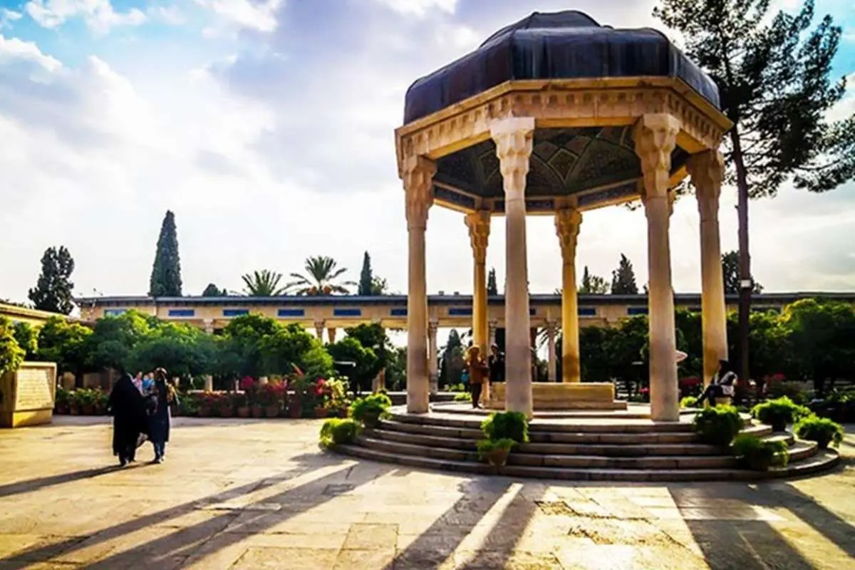 تفال به حافظ ۱ بهمن ماه ۱۴۰۰؛ یا جام باده یا قصه کوتاه