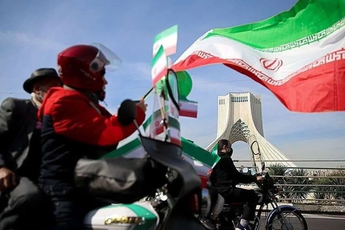 روزنامه جمهوری اسلامی: کرونا رفتنی است، ۲۲ بهمن ماندنی است