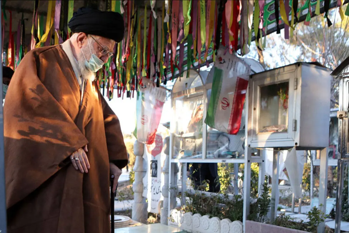 حضور رهبری بر مزار مرحوم هاشمی رفسنجانی