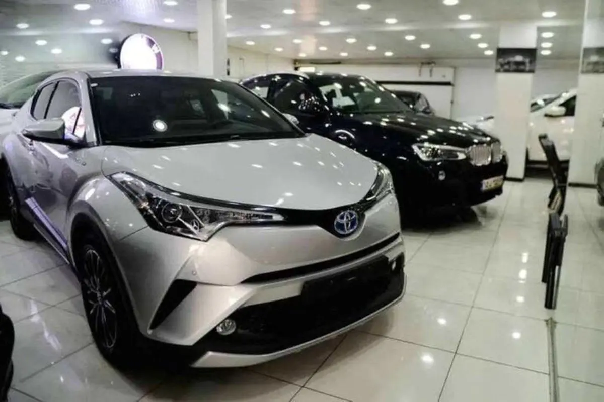 ارقام عجیب از فروش خودرو‌های خارجی در ایران؛ عرضه ماشین‌ها با دلار ۱۰۸ هزار تومانی!