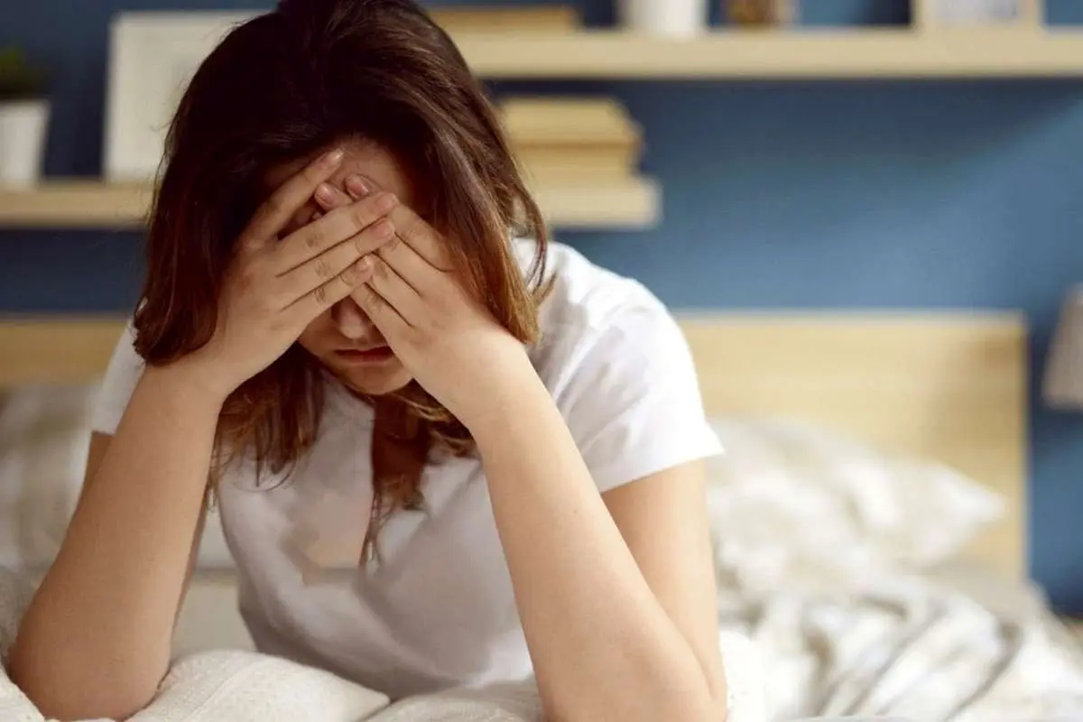 دلیل رابطه تنگاتنگ بی‌خوابی و سردرد چیست؟
