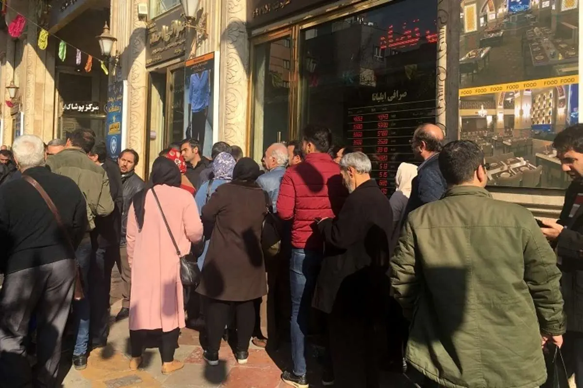 ادامه عقبنشینی قیمت دلار در بازار؟