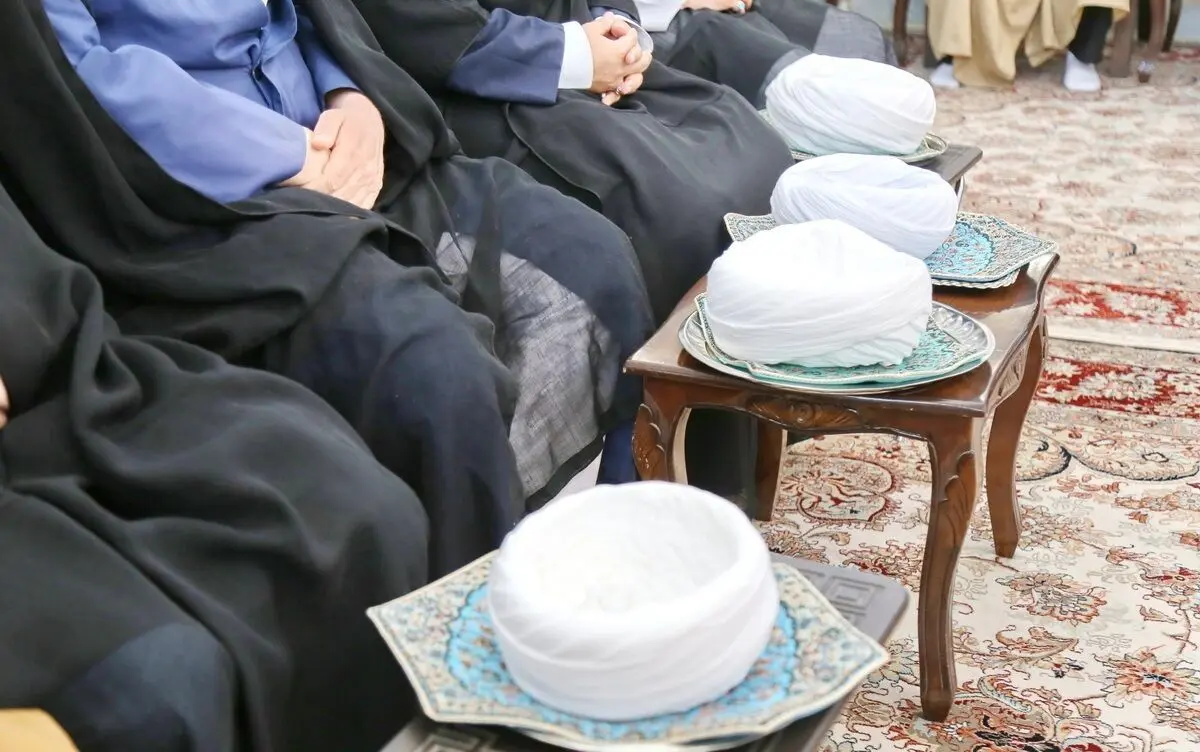 (تصاویر) مراسم عمامه گذاری طلاب در قم