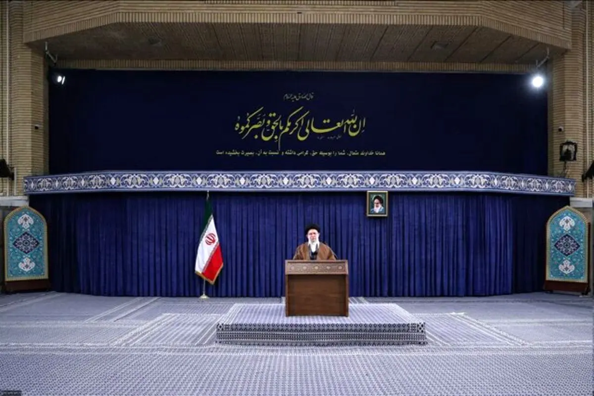 کسی که زندگی اشرافی دارد یا دم از تسلیم می‌زند نمی‌تواند به انقلاب پایبند باشد
