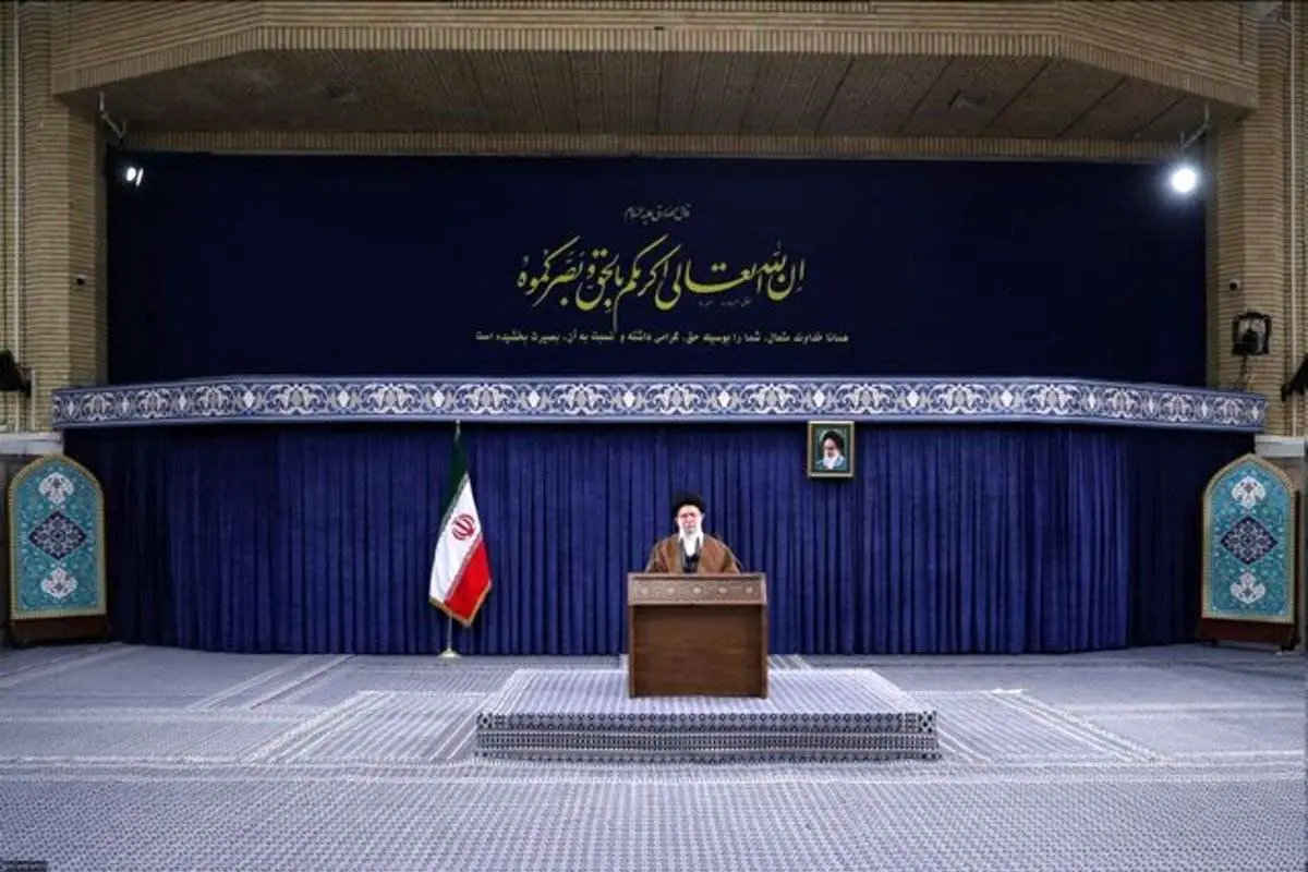کسی که زندگی اشرافی دارد یا دم از تسلیم میزند نمیتواند به انقلاب پایبند باشد