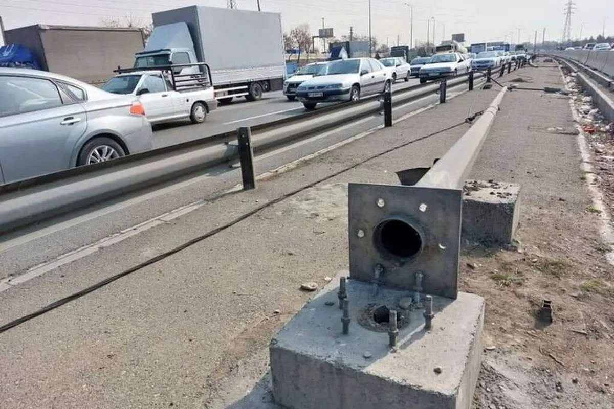 راز سقوط ۵ تیر چراغ برق در بزرگراه آزادگان فاش شد