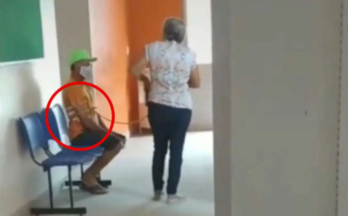 (ویدئو) زنی شوهرش را طناب پیچ به مرکز واکسیناسیون برد!