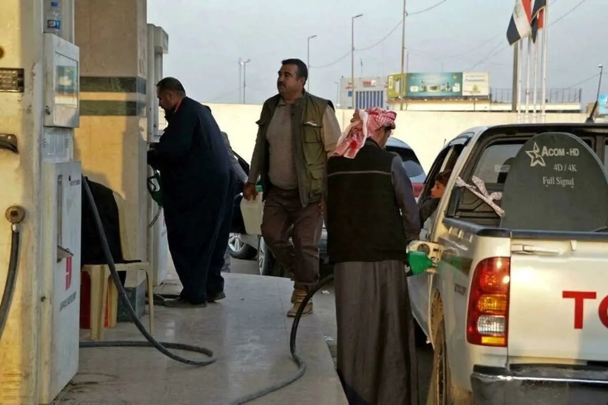 (ویدئو) بحران سوخت در موصل؛ تشکیل صف طولانی مقابل پمپ بنزین‌ها