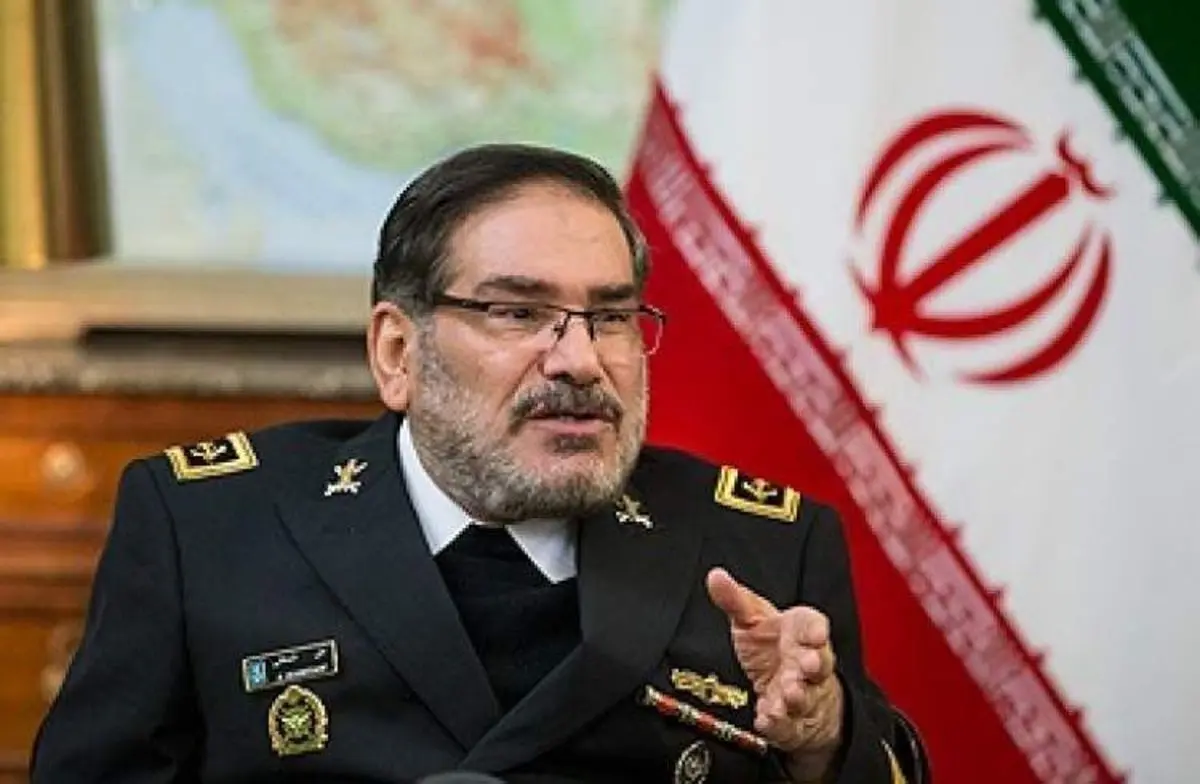 انتقاد شمخانی از «ستون پنجم» و «وادادگی غرب گراهای داخلی »