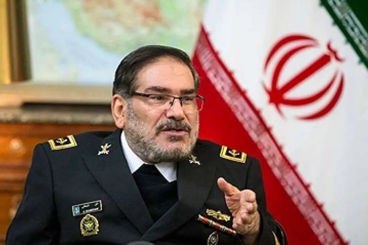 انتقاد شمخانی از «ستون پنجم» و «وادادگی غرب گراهای داخلی »