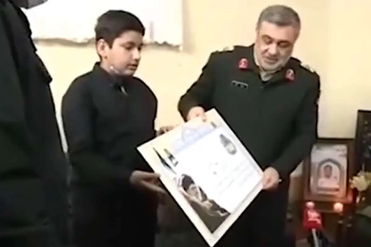 (ویدئو) ابلاغ سلام رهبر انقلاب به خانواده شهید رنجبر