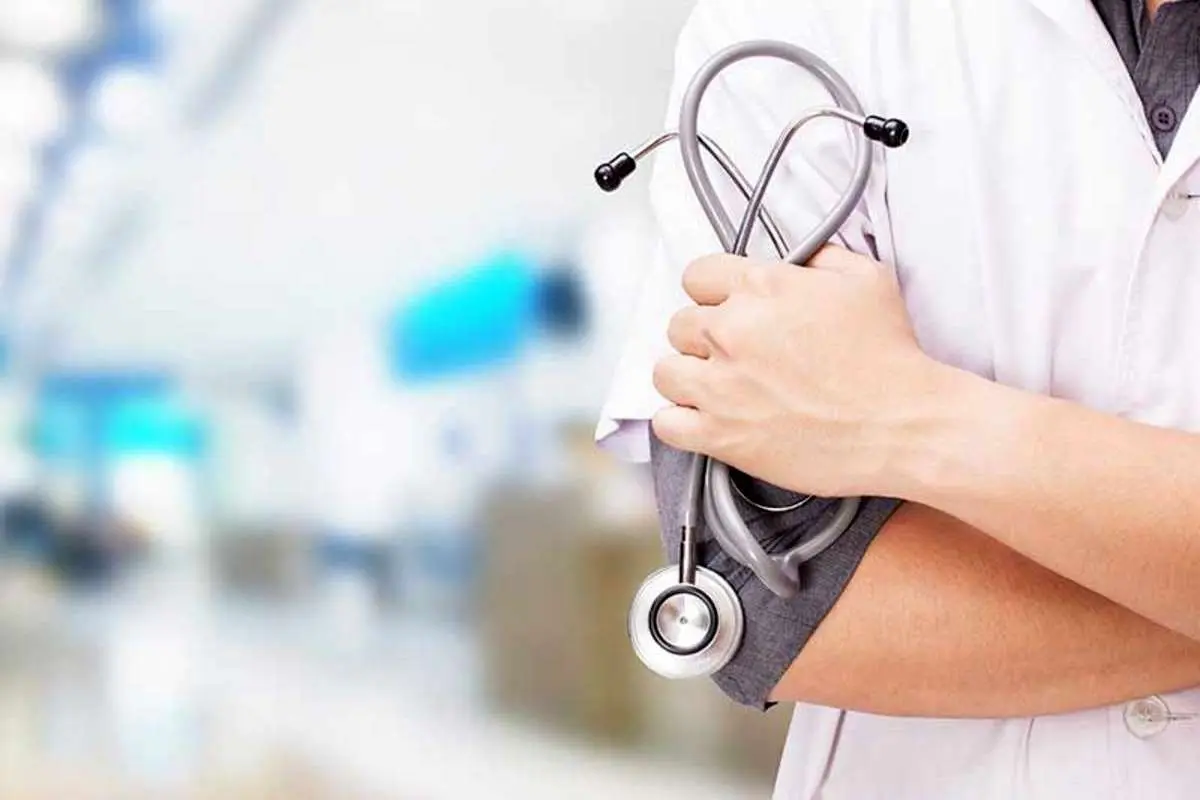 چرا پزشکان مهاجرت میکنند؟