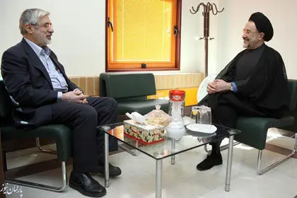 خاتمی و موسوی با هم دیدار کردند+عکس