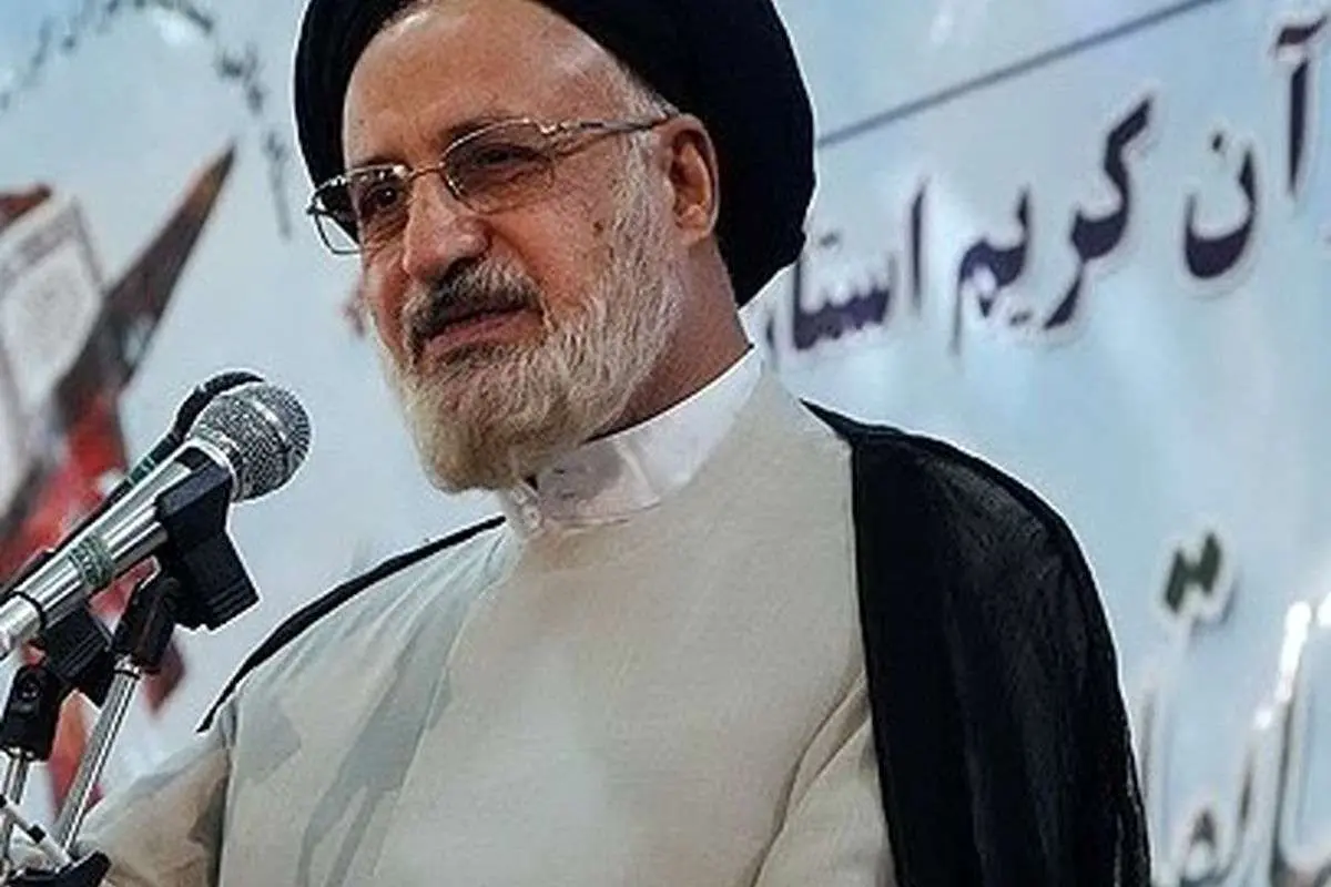 امام جمعه موقت شیراز: نباید گرانی را بزرگ کنیم