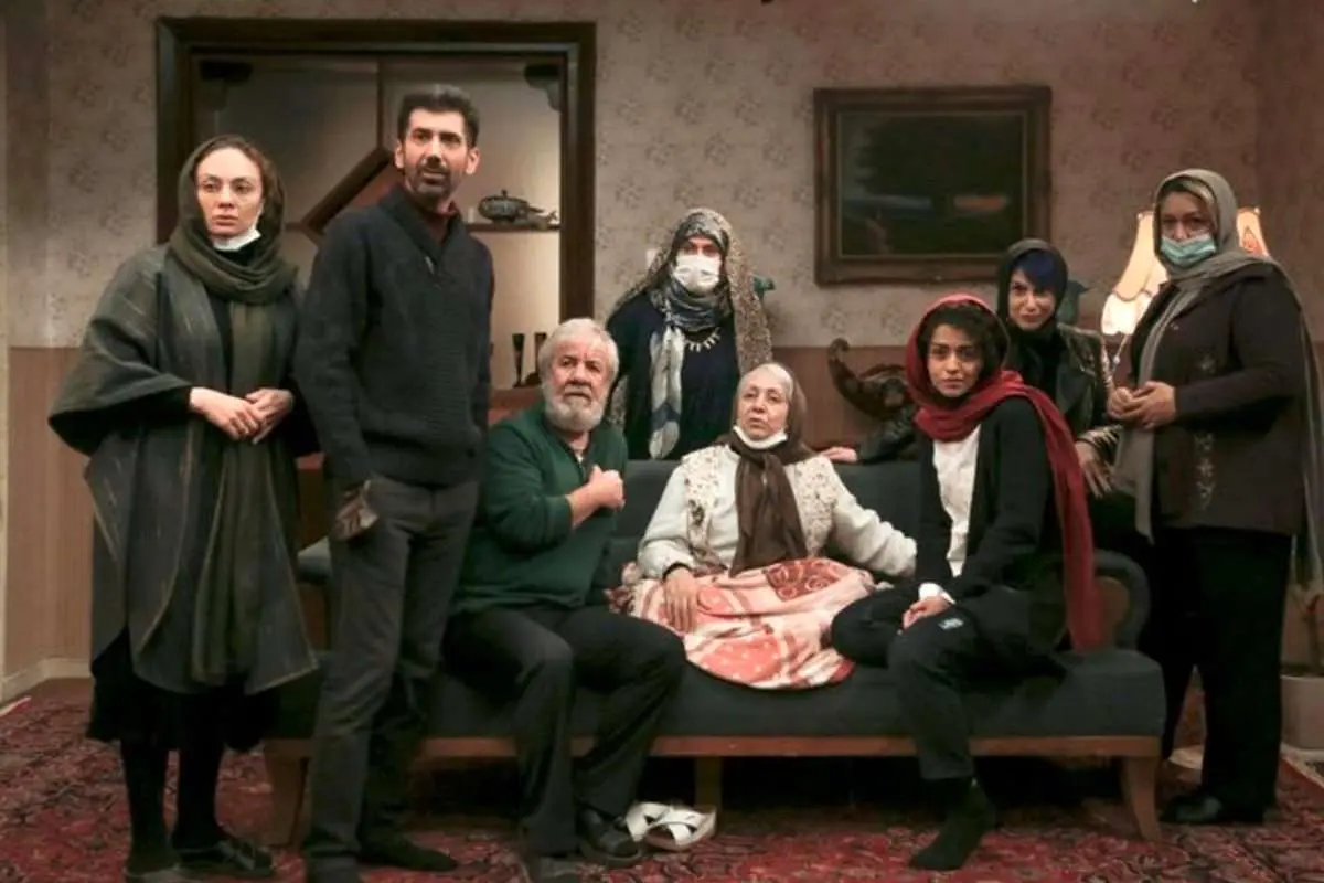 نقد و بررسی فیلم سینمایی «شب طلایی»؛ داستانی خانوادگی
