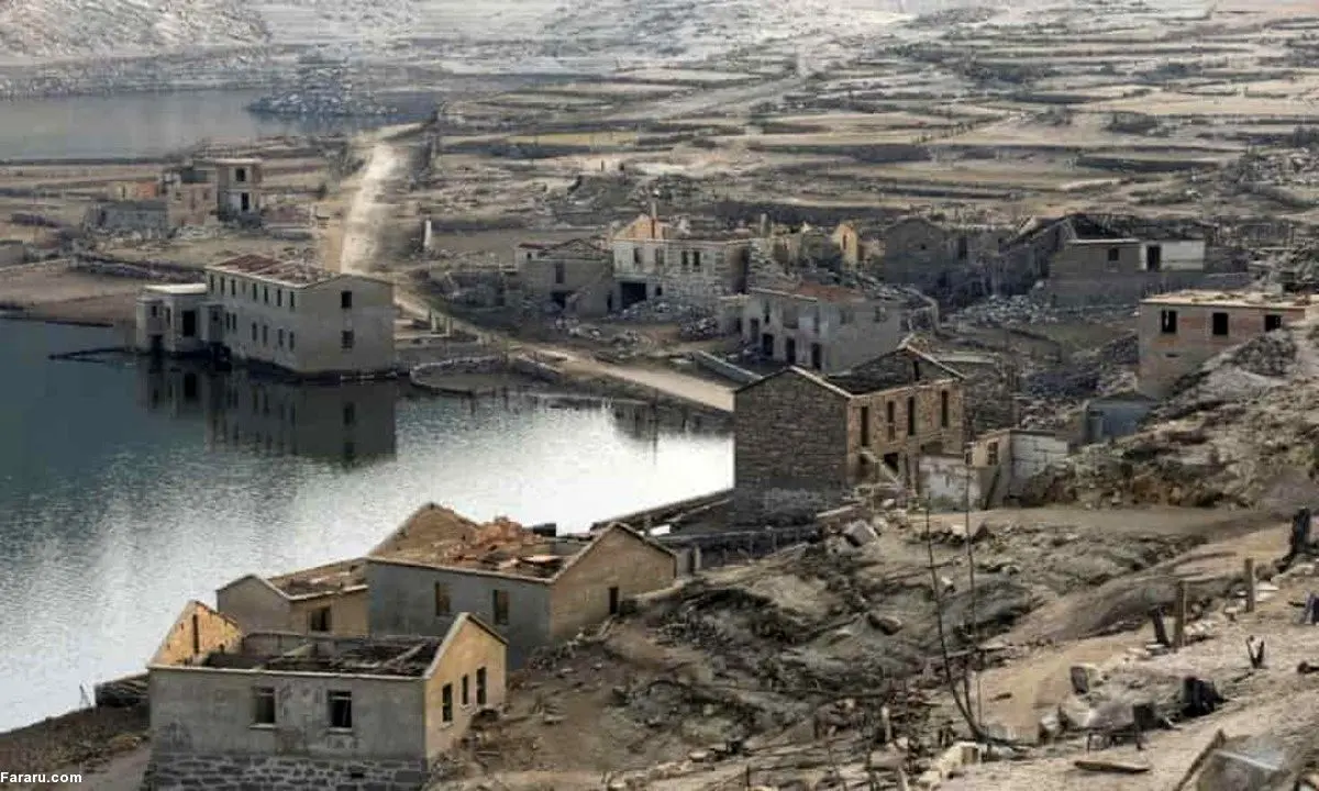 (ویدئو) روستای غرق شده پس از ۳۰ سال از زیر آب بیرون آمد