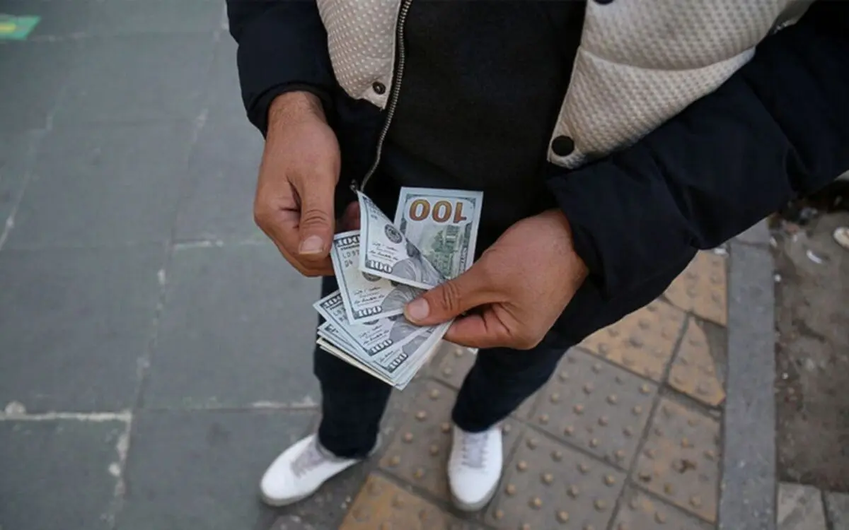 پیش‌بینی قیمت دلار امروز دوشنبه ۲ اسفند ۱۴۰۰