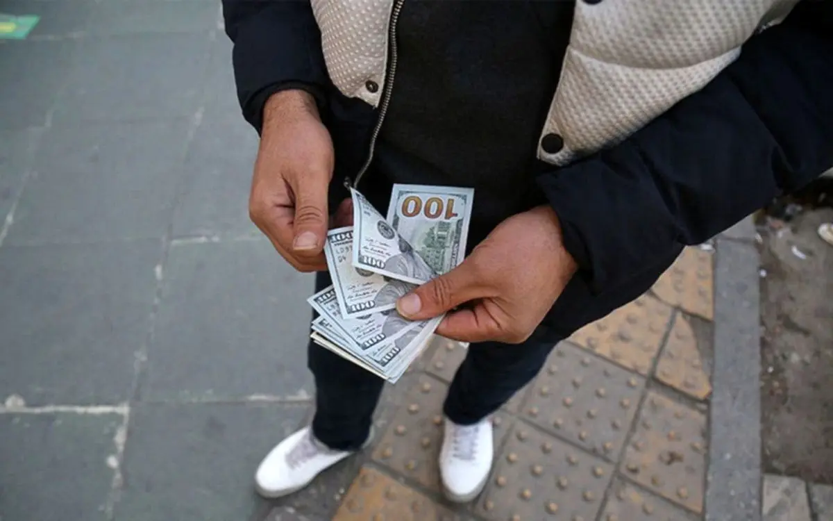 پیش‌بینی قیمت دلار امروز دوشنبه ۲ اسفند ۱۴۰۰